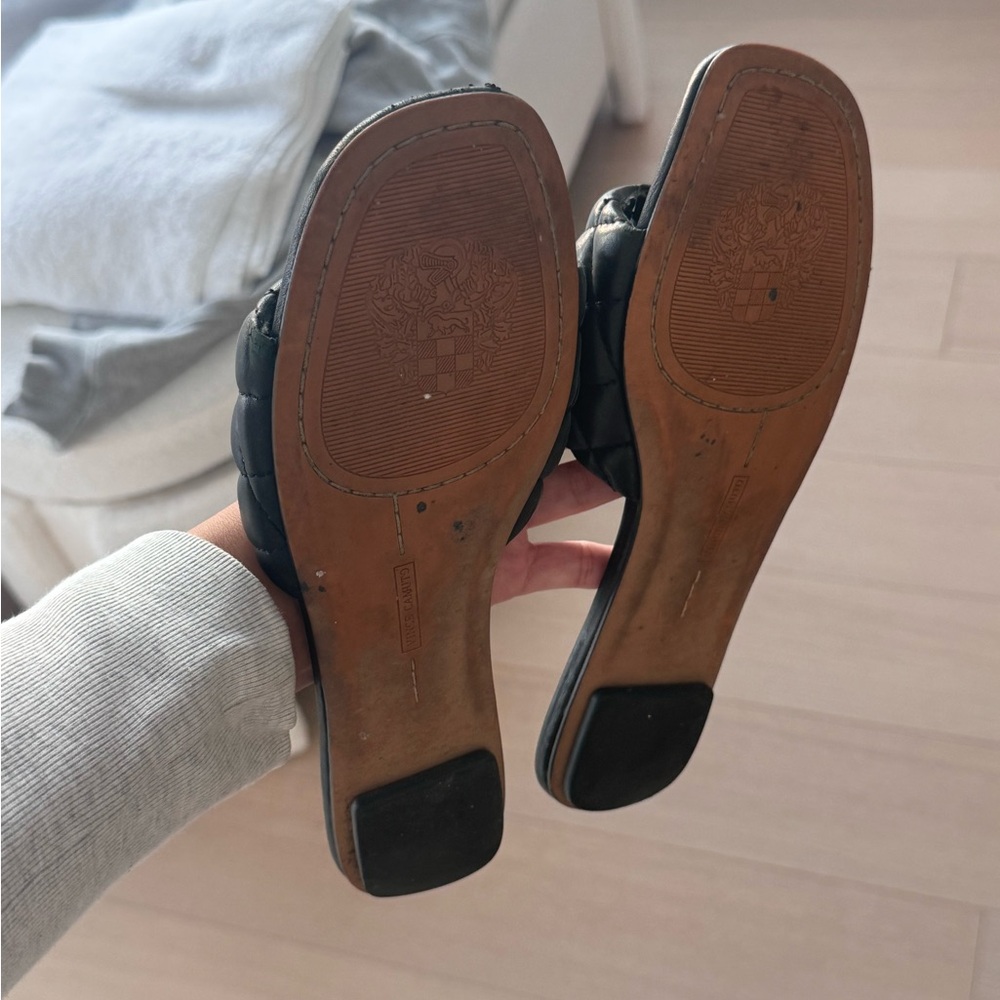 Vince Camuto black quilted slides - Picture 3 of 3